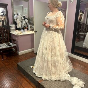 Maggie Sottero Lace Wedding Dress